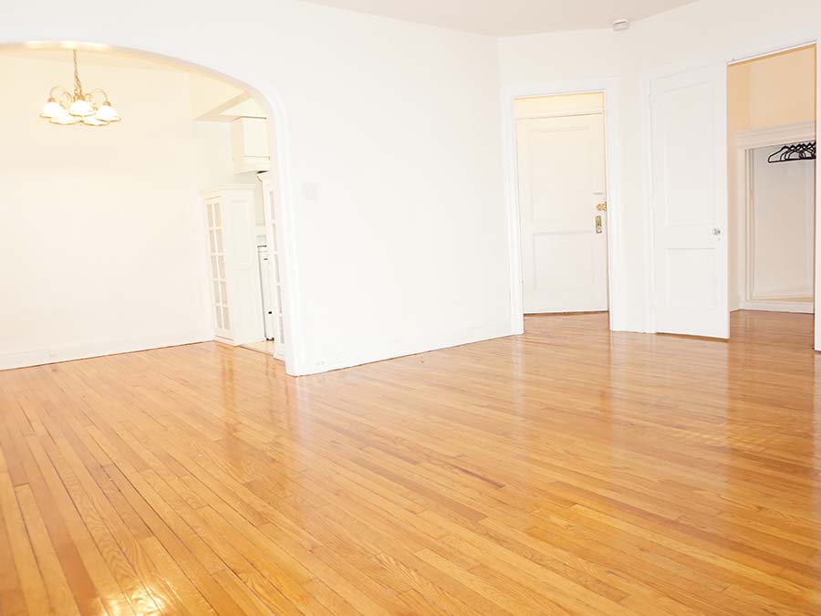 Unfurnished and spacious living room area in an apartment at Edgehill Court in Bala Cynwyd, PA.