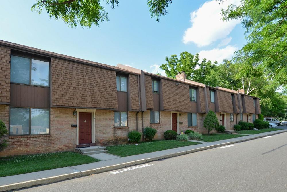 exterior of Bishop Hill apartment rentals in Secane, PA